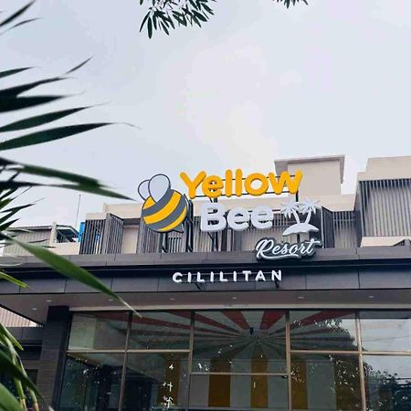 Yellow Bee Resort Cililitan Jacarta Exterior foto