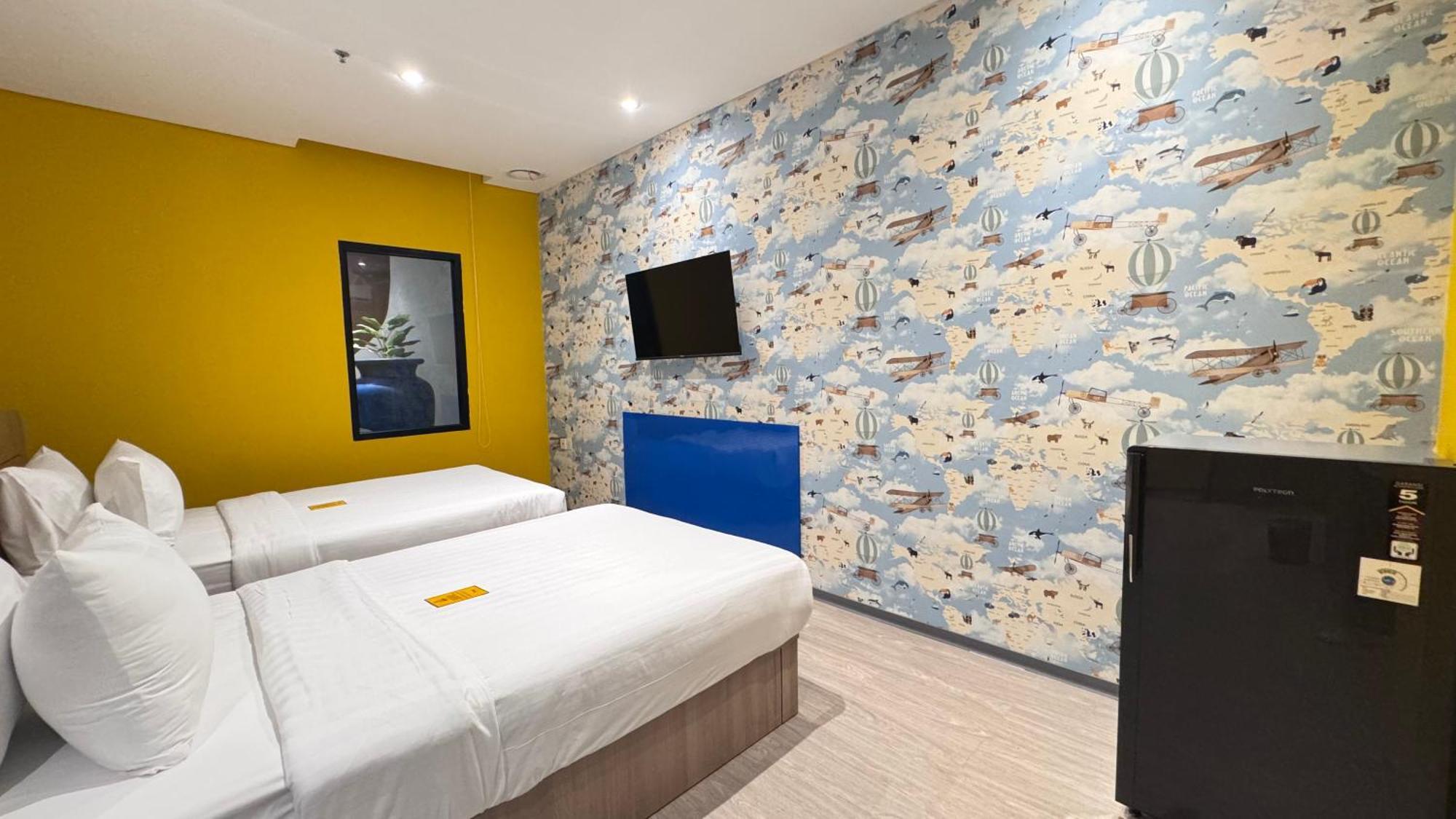 Yellow Bee Resort Cililitan Jacarta Exterior foto