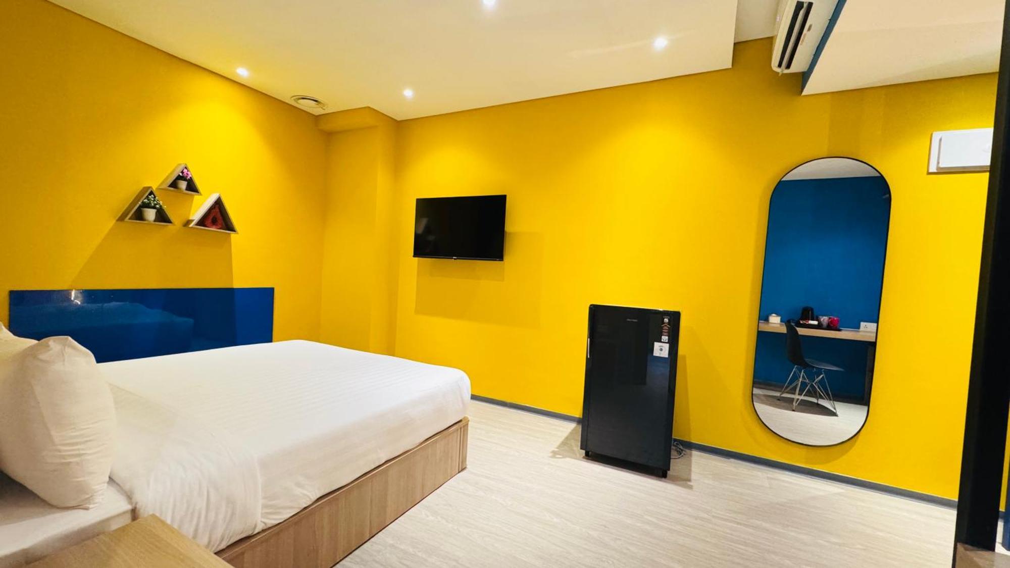 Yellow Bee Resort Cililitan Jacarta Exterior foto